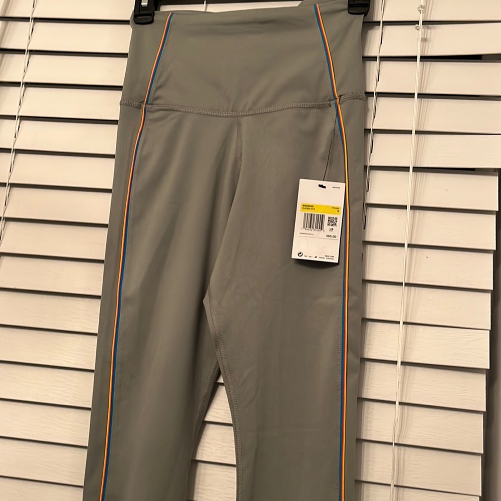 Womens cropped Nike Dri Fit Tights.